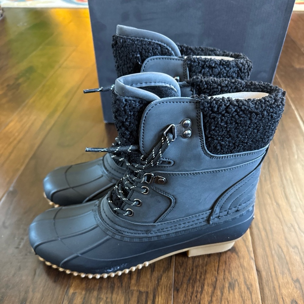 Tommy Hilfiger Women's Rainah Snow Boot, Black, 10